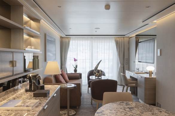 Silversea Silver Nova - Signature Suite 4, ©Silversea Cruises Ltd.jpg